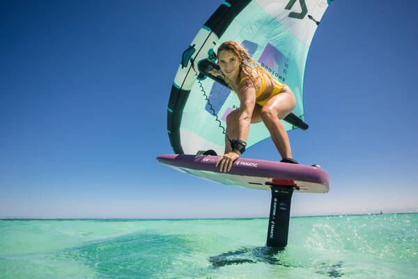 Kitesafari Academy - Paula Novotná -Smooth waters in Egypt - Kitesurfing and wingfoiling paradise